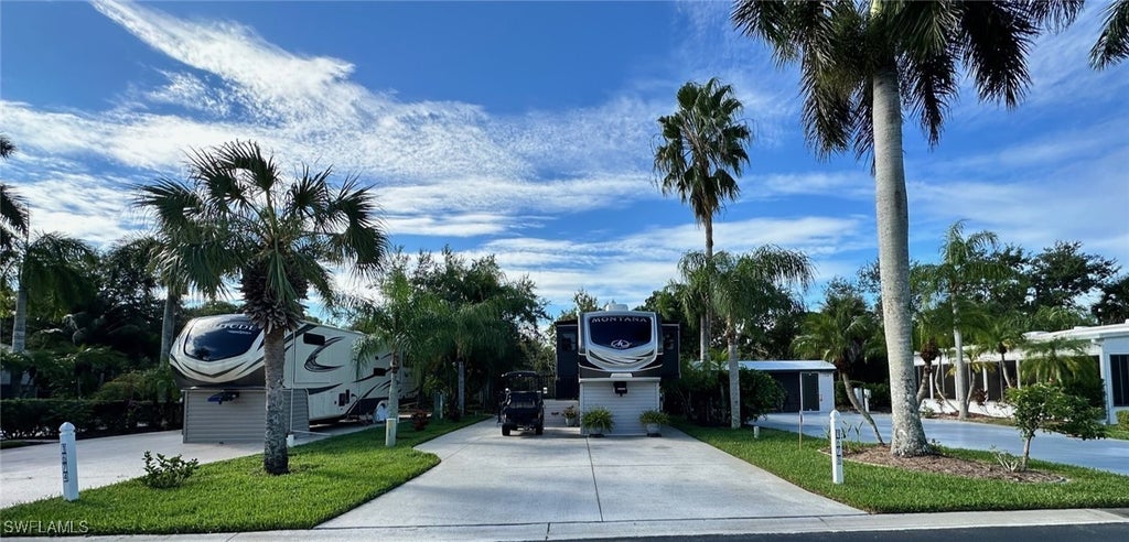 1678 Diamond Lake Cir, Naples