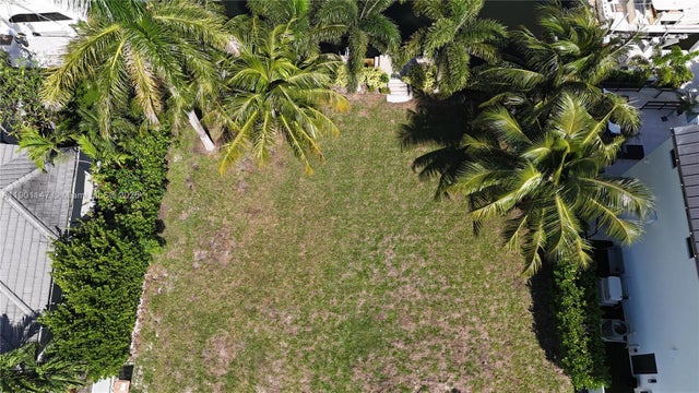 3 of 13 - 2511 Ne 48th Ct, Lighthouse Point, FL