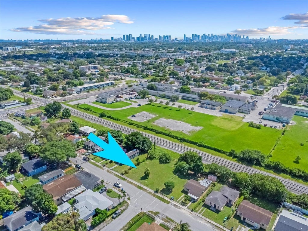 1790 Nw 73rd St, Miami
