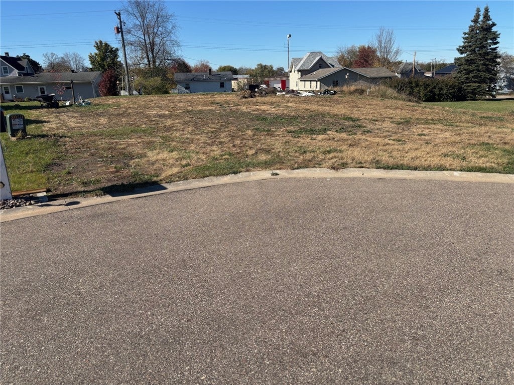 225 3rd Avenue S, Strum