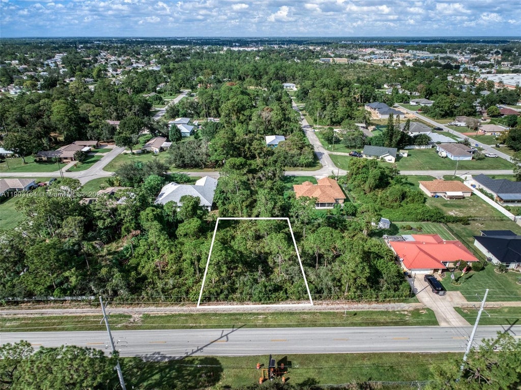 3110 Thunderbird Road, Sebring