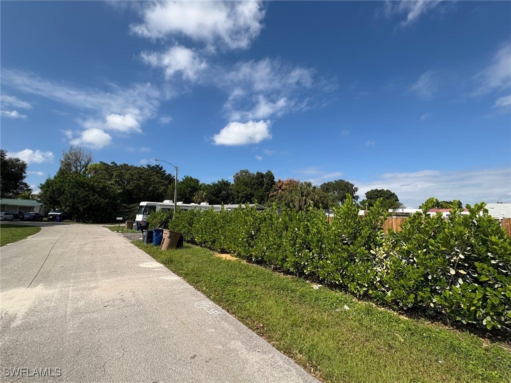 418 Cactus Cir, Lehigh Acres