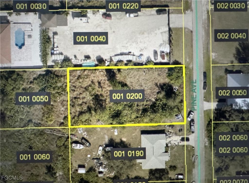 815 Pine Ave, LEHIGH ACRES