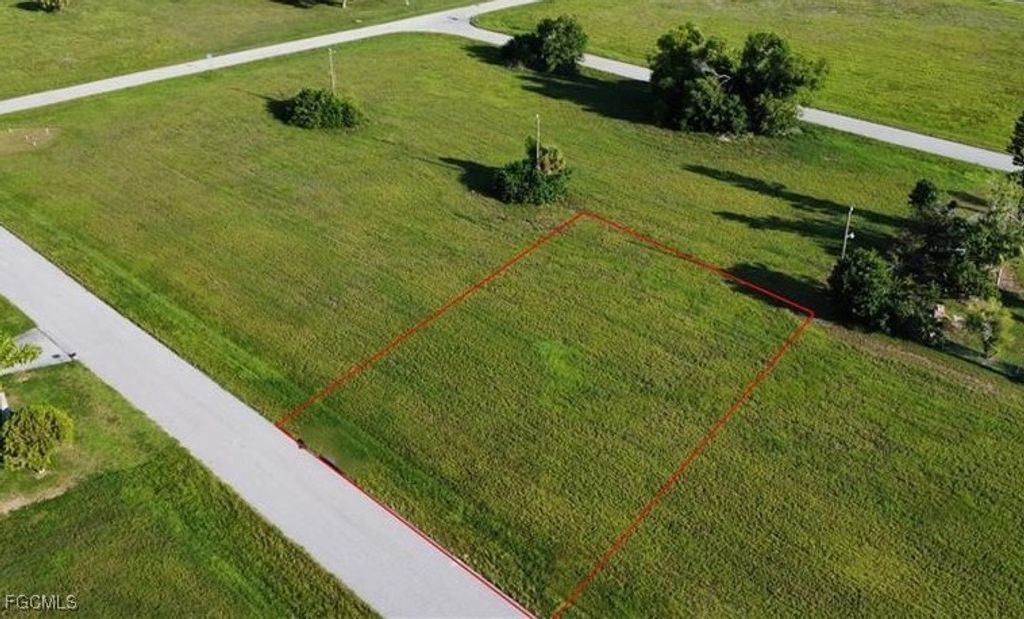 1720 Ne 17th St, Cape Coral