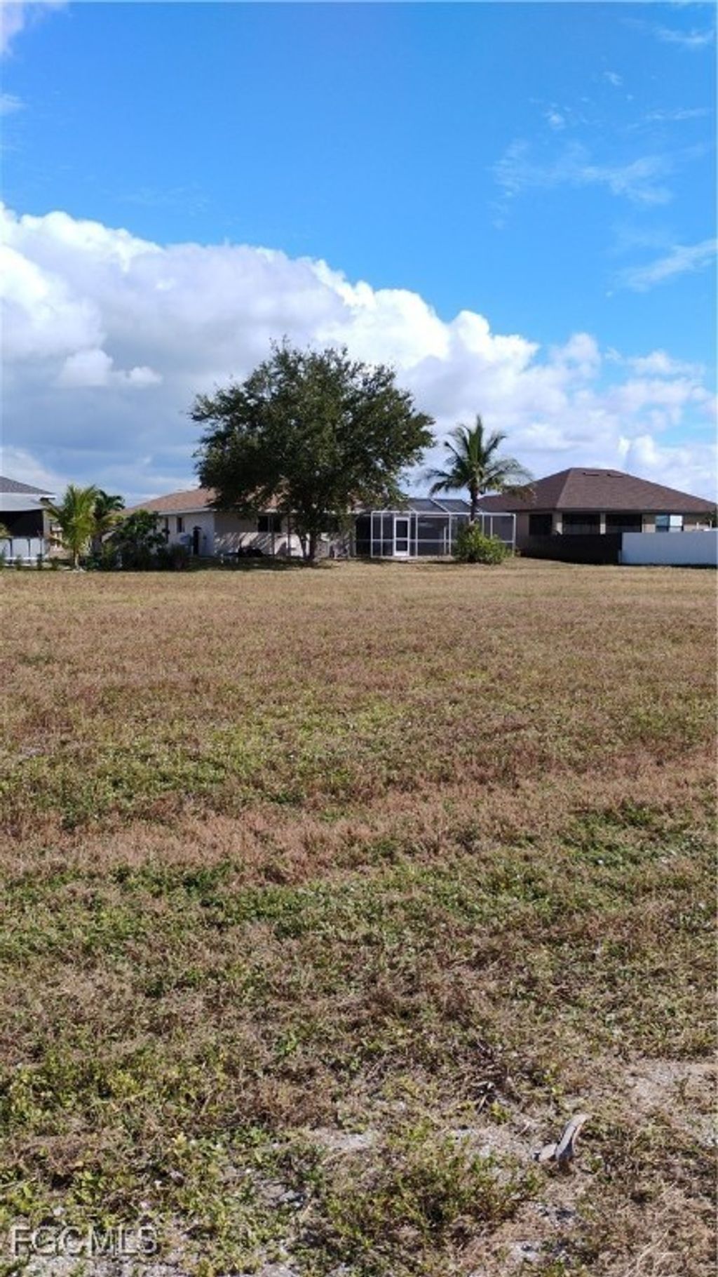 1439 Nw 37th Pl, CAPE CORAL