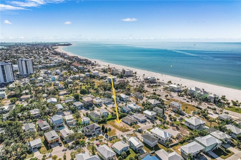 140 Hercules Dr, FORT MYERS BEACH