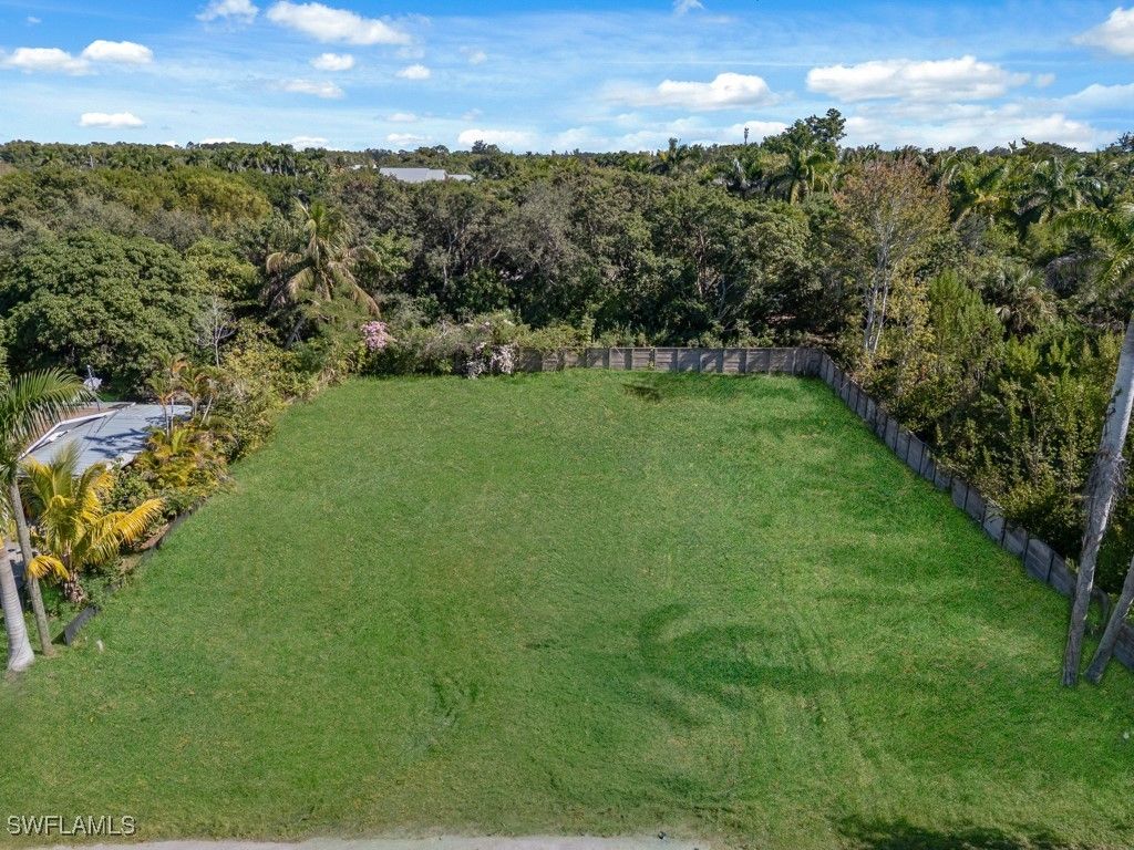 4975 Palmetto Ct, NAPLES