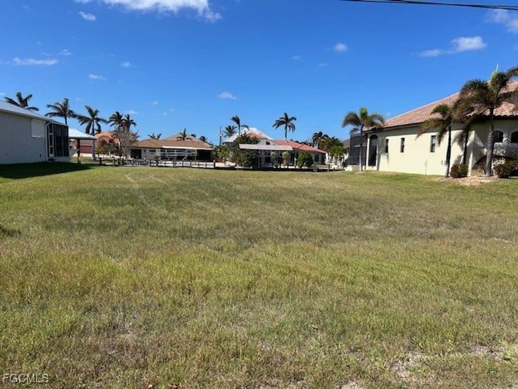 2417 Macadamia Ln, ST. JAMES CITY