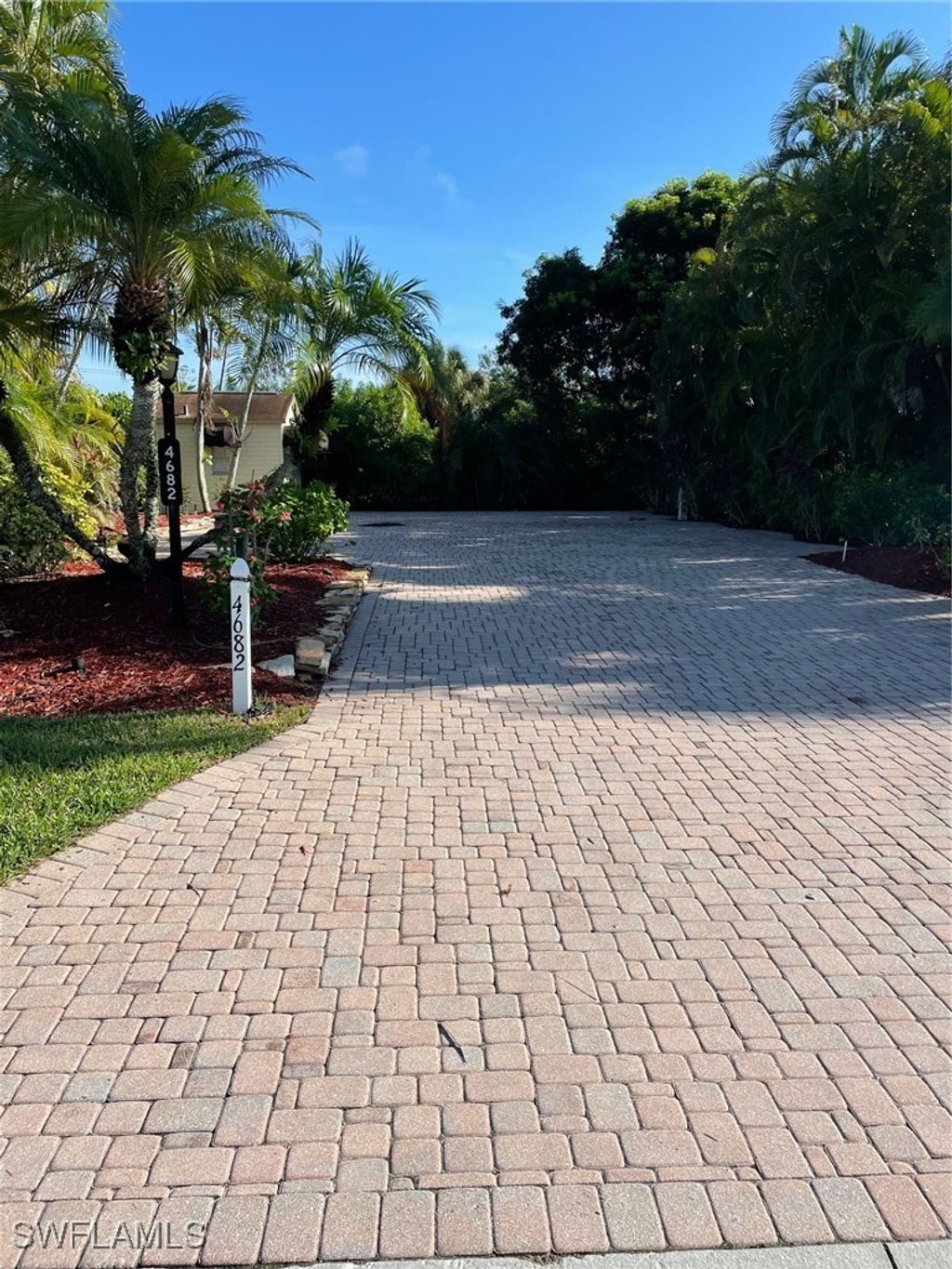 4682 Southern Breeze Dr, Naples