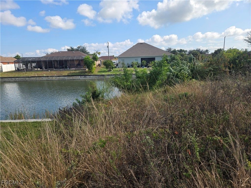 315 Ne 17th Pl, Cape Coral