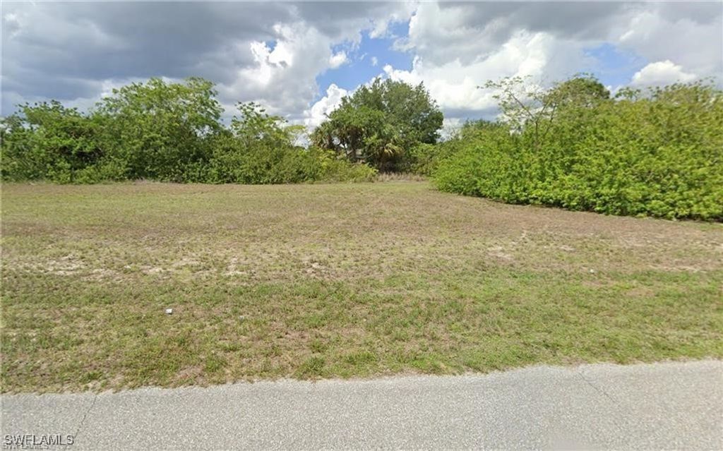 2137 Ne 27th St, Cape Coral