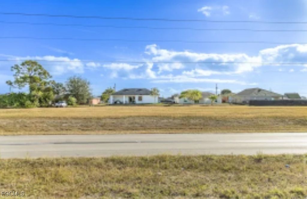1323 Santa Barbara Blvd N, Cape Coral