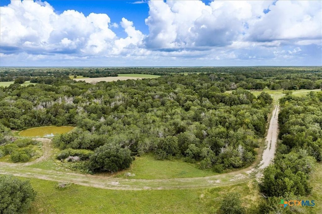 2845 Boehnke Road, Flatonia