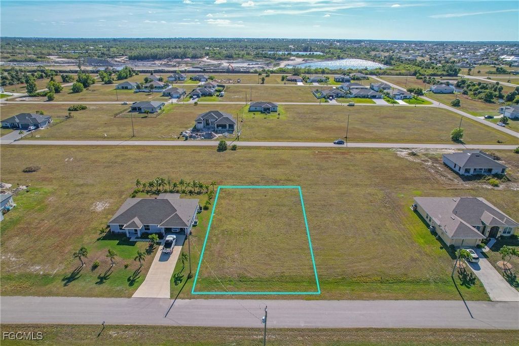 3910 Nw 39th St, CAPE CORAL
