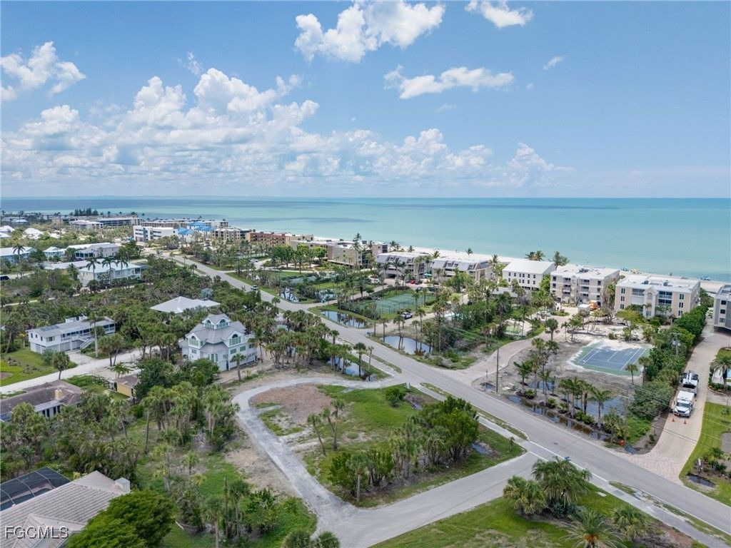 2950 W Gulf Dr, SANIBEL