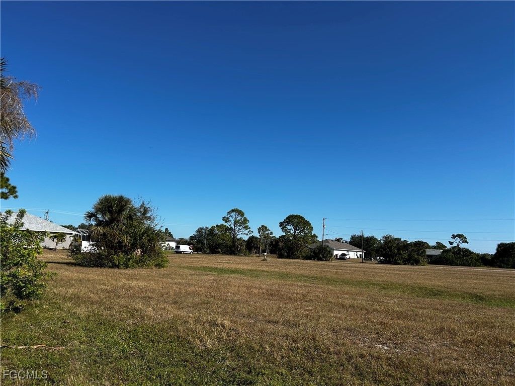 2345 Nw 37th Pl, Cape Coral