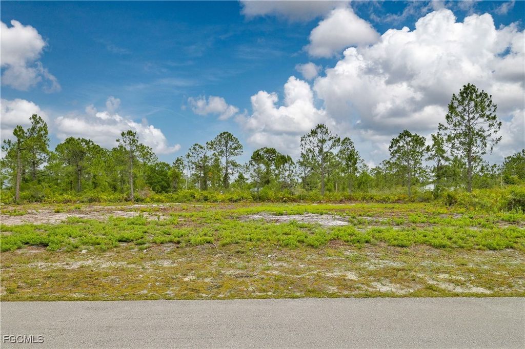 317 Bradley Ave, LEHIGH ACRES