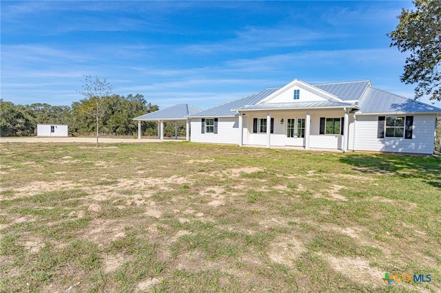 725 Private Road 1581, Hallettsville