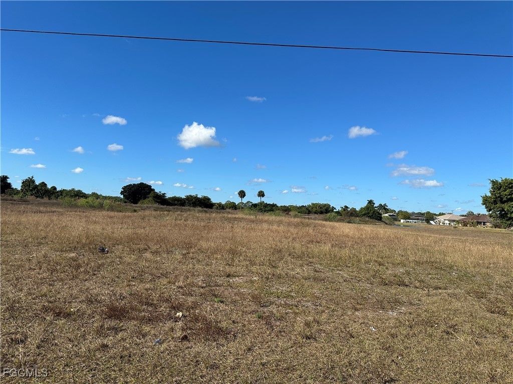 688 Bell Blvd S, Lehigh Acres