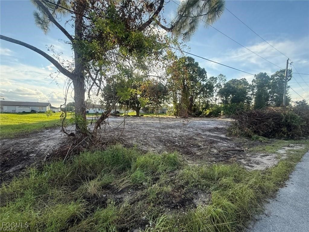 112 114 Gilbert Ave S, Lehigh Acres