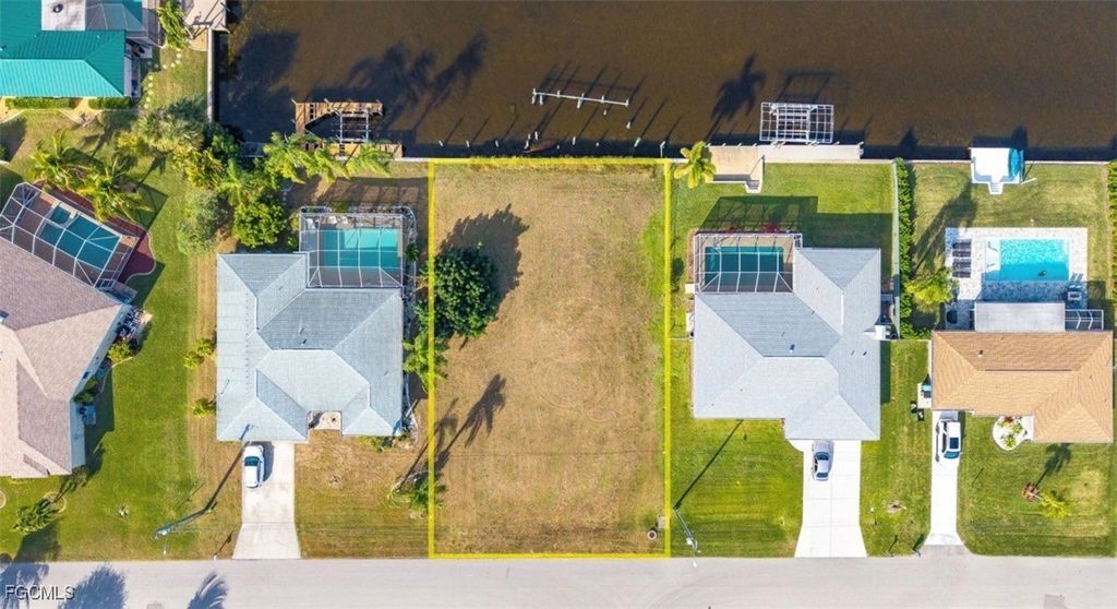 111 Se 37th Ter, CAPE CORAL