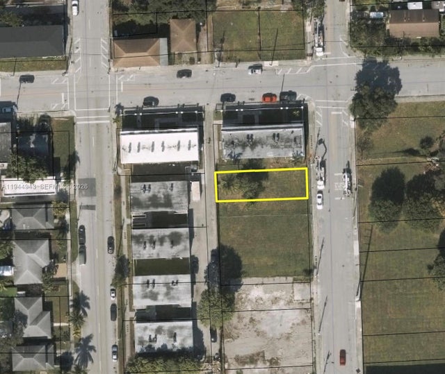 1646 Nw 1st Ct, Miami