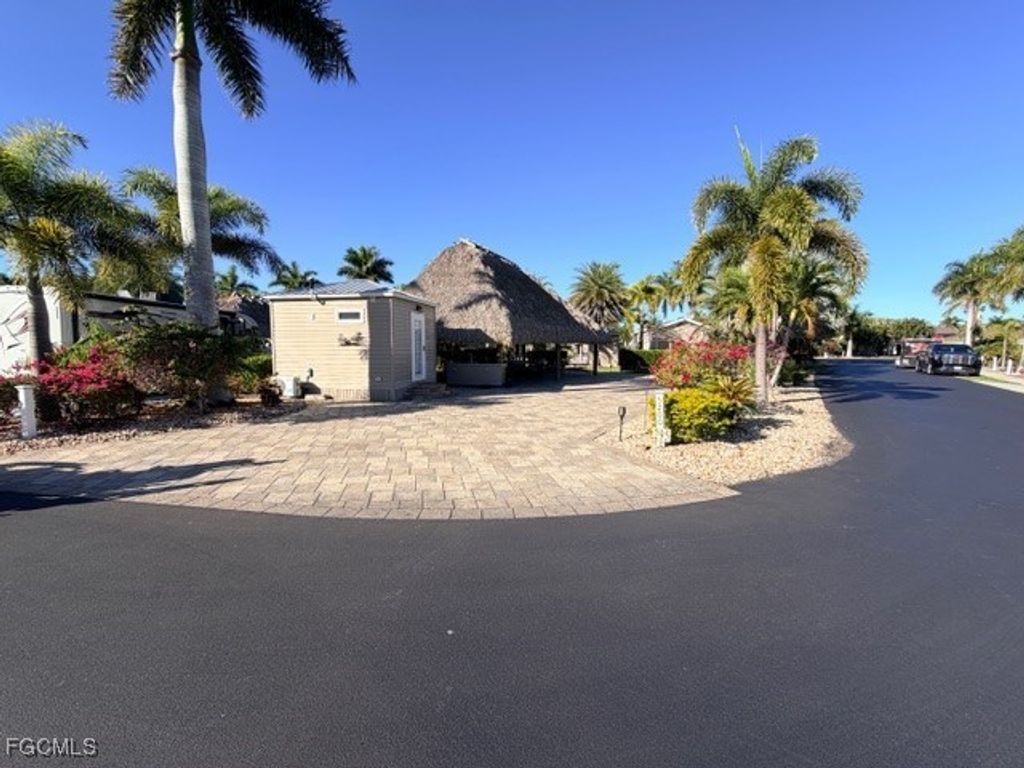 5200 Marsh Mallow Trl, Fort Myers