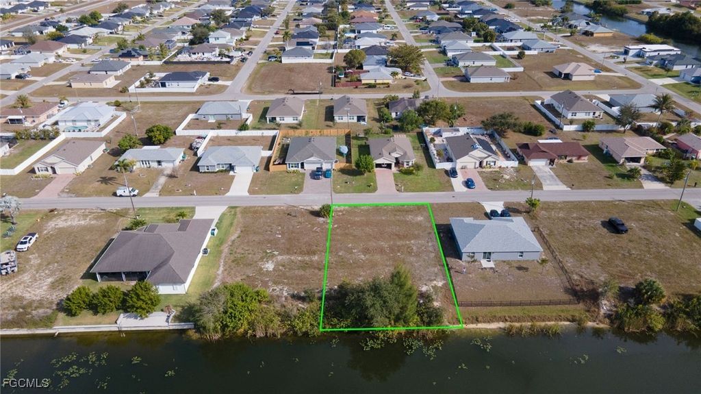 624 Nw 3rd Ave, CAPE CORAL