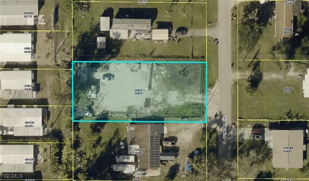 2811 Winona Dr, North Fort Myers