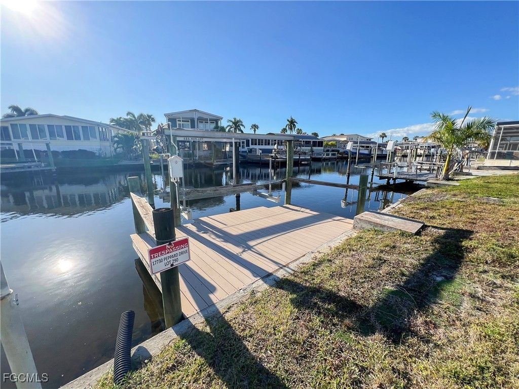 17730 Peppard Dr, Fort Myers Beach