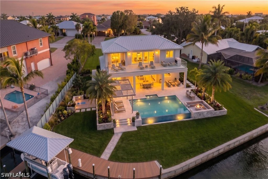 271 Randy Ln, Fort Myers Beach
