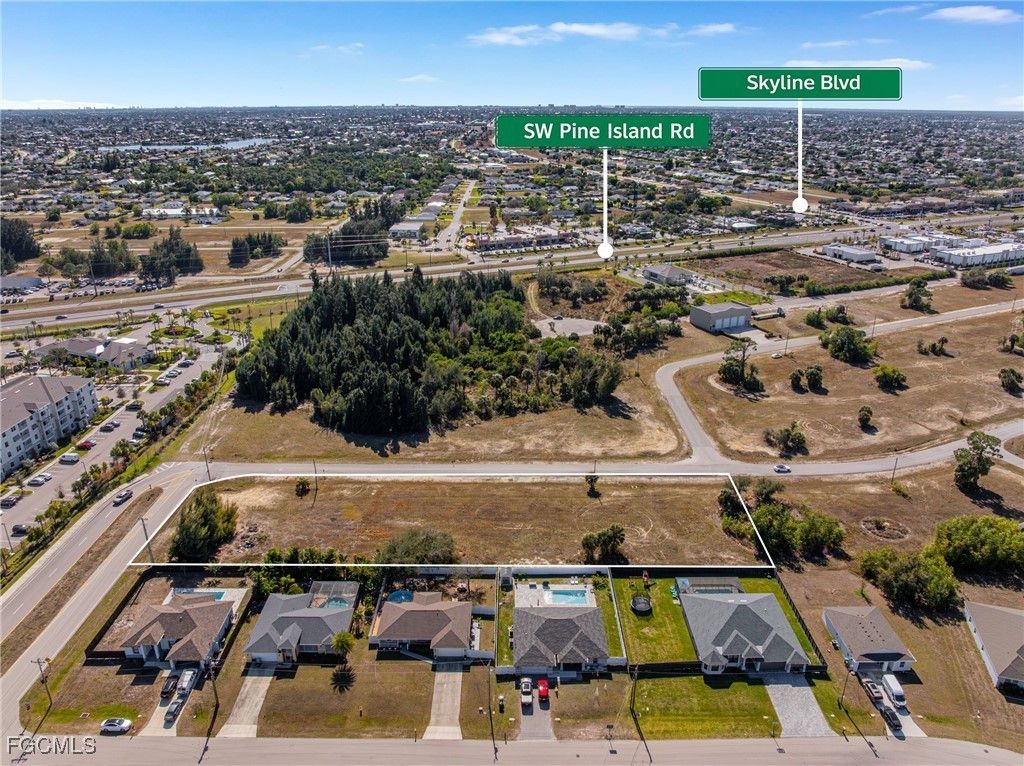 801 Sw 2nd Ter, CAPE CORAL