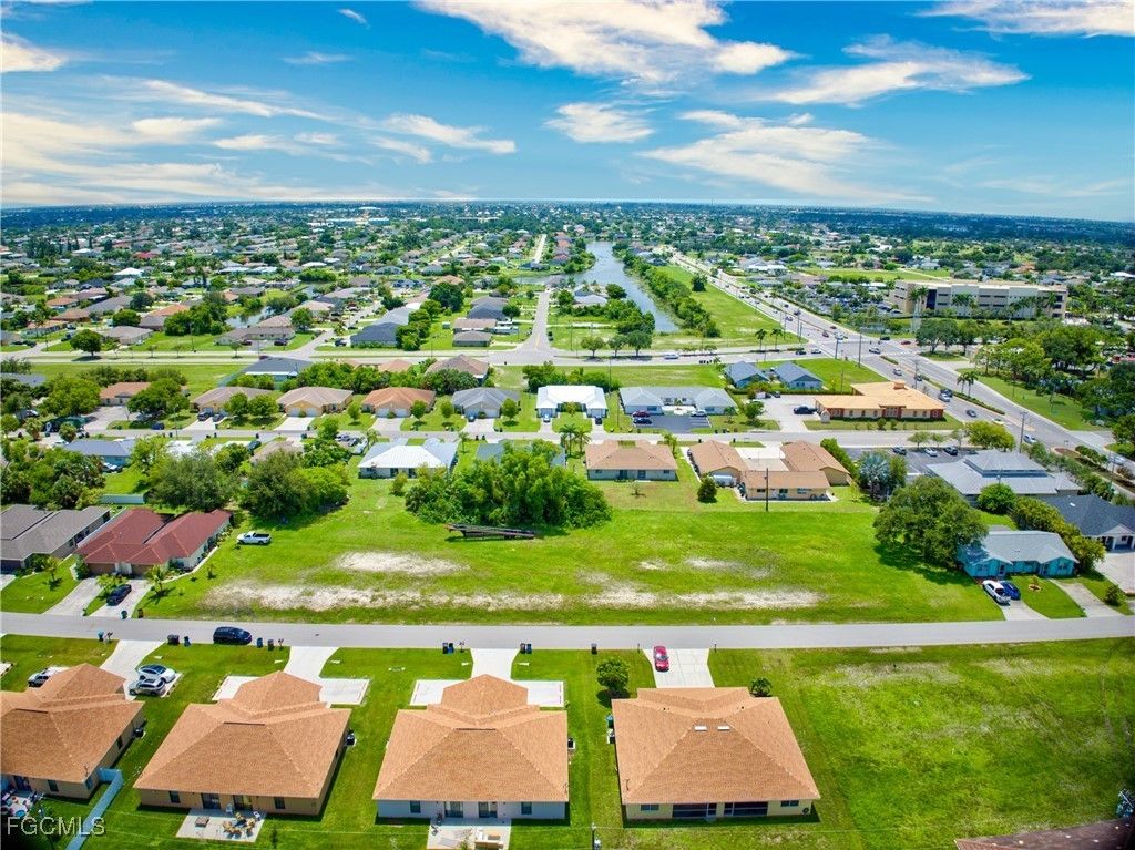 1302 Se 8th Pl, Cape Coral