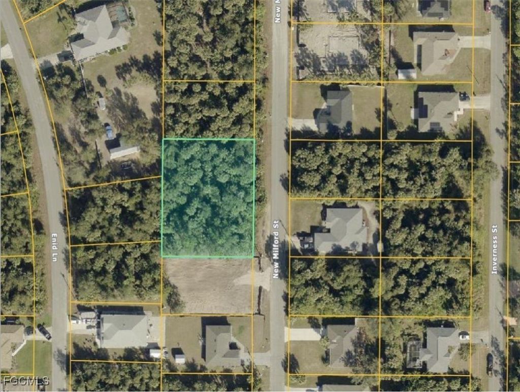 1143073705 New Milford St, North Port
