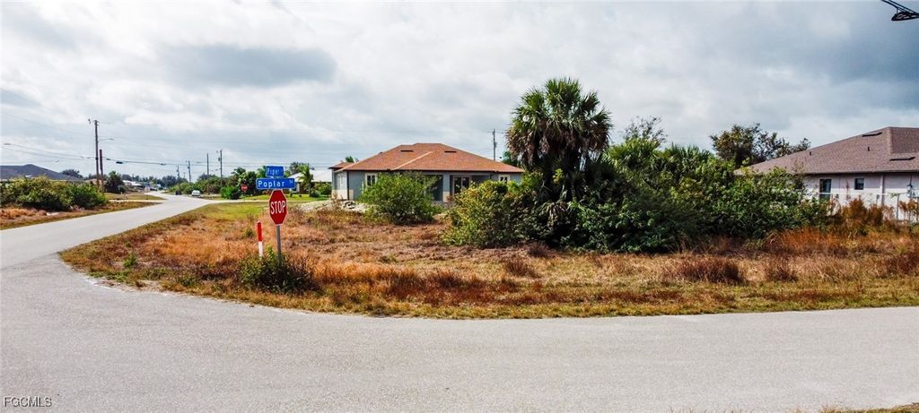 364 Poplar St, LEHIGH ACRES
