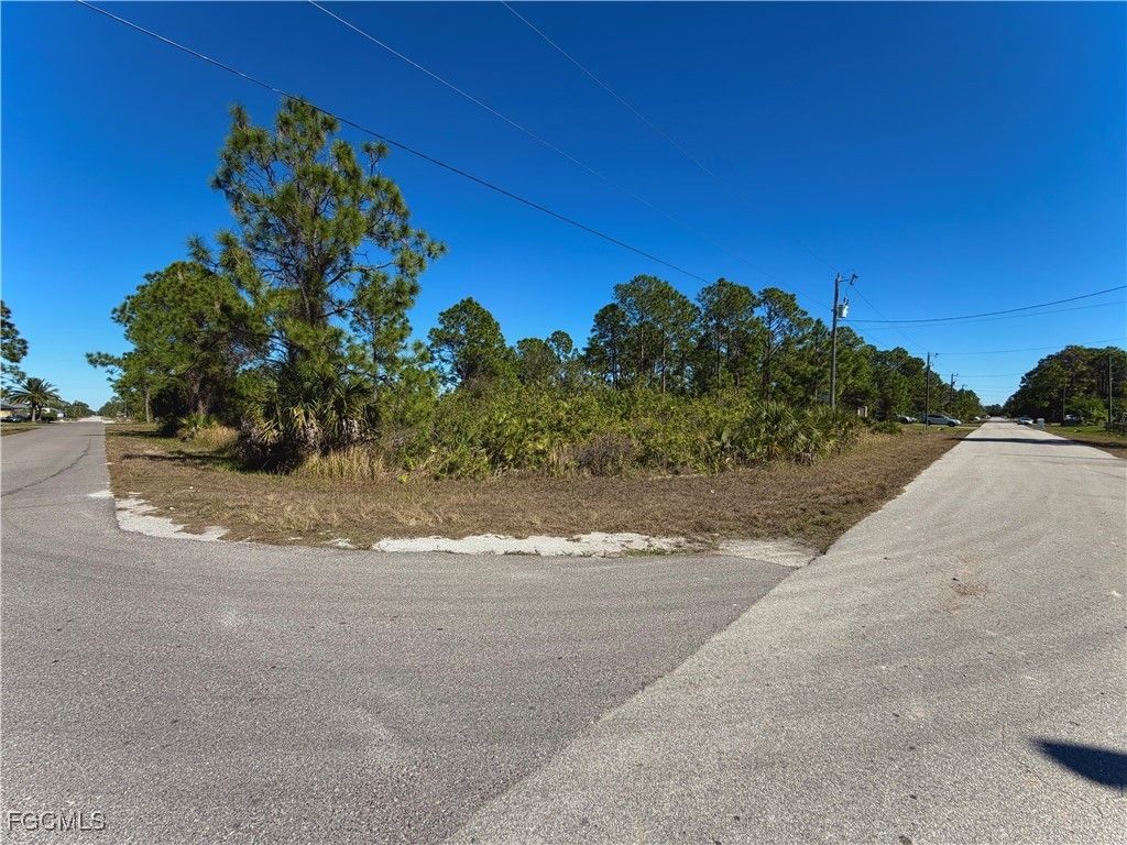 2718 17th St W, LEHIGH ACRES