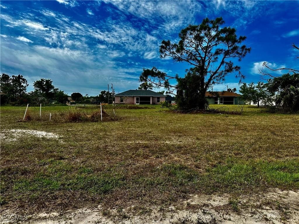 2212 Ne 35th St, Cape Coral