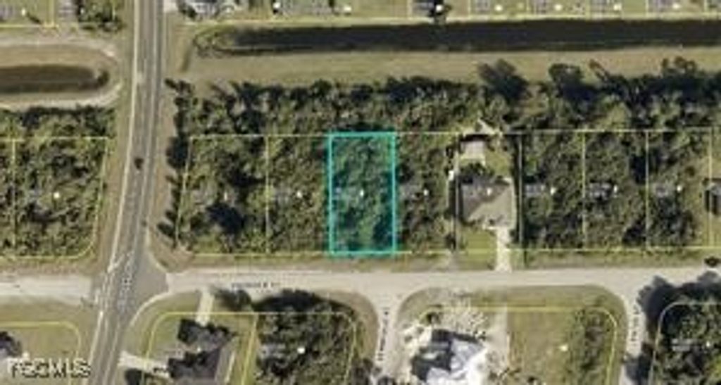 343 Paddock St, LEHIGH ACRES