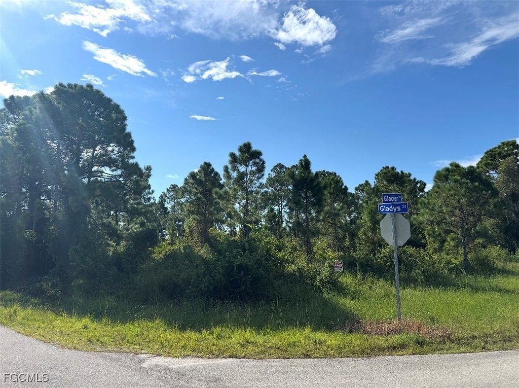 705 Glacier Ave, Lehigh Acres