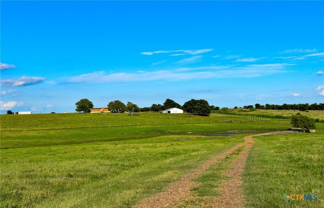 443 County Road 280, Shiner