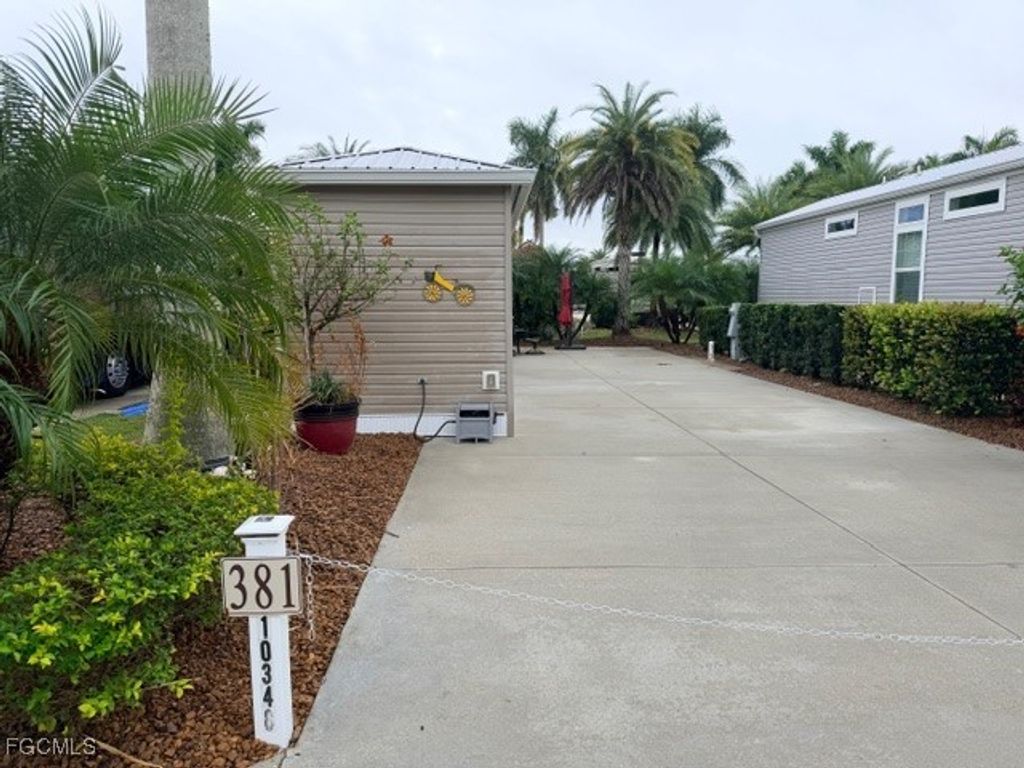 10348 Prairie Iris Trl, FORT MYERS
