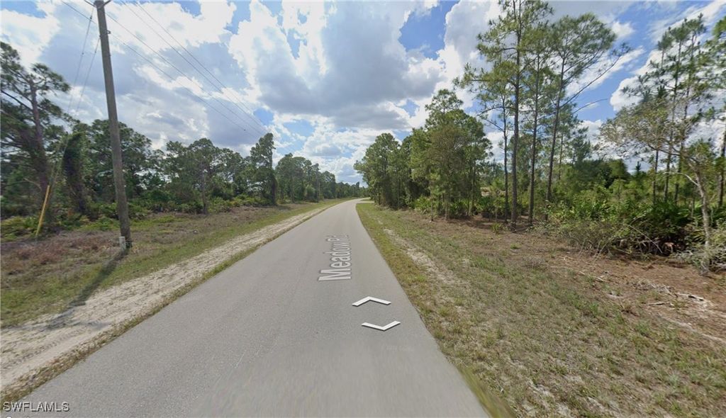 2534 Meadow Rd, Lehigh Acres