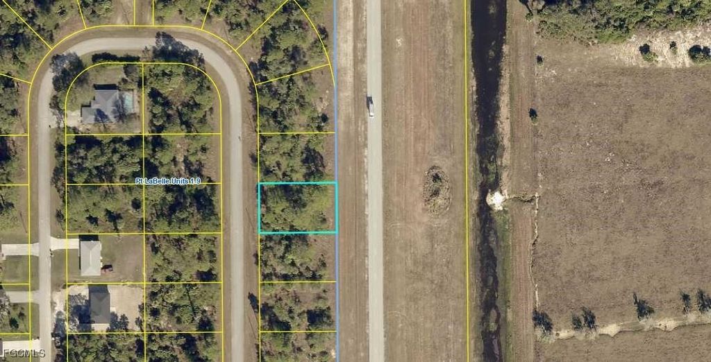 8023, 8025 Rolling Cir, Clewiston