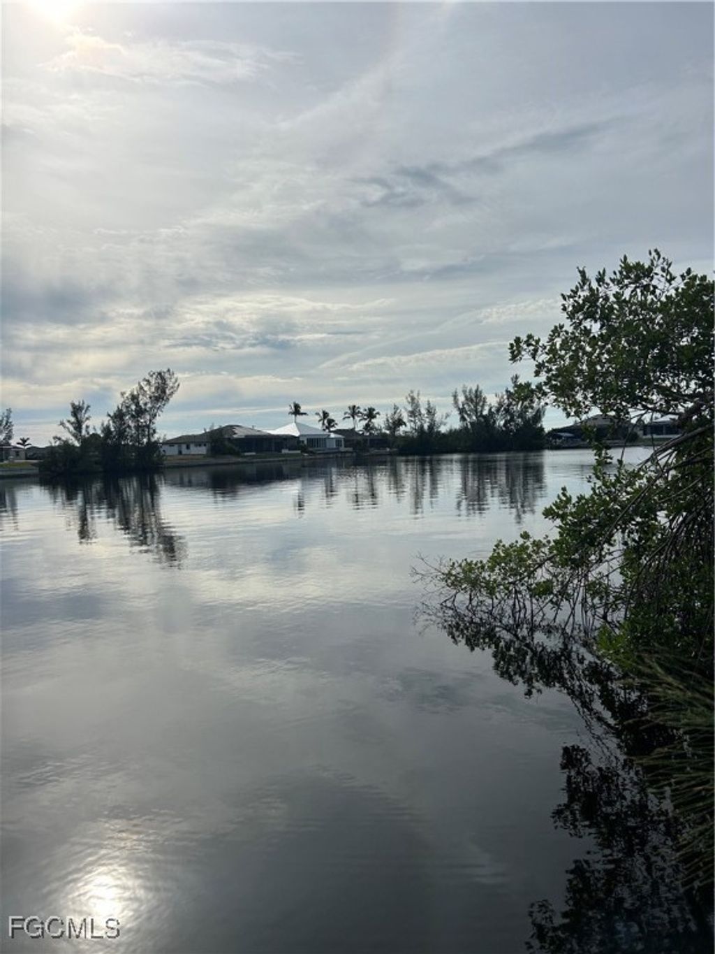2319 Nw 44th Pl, CAPE CORAL