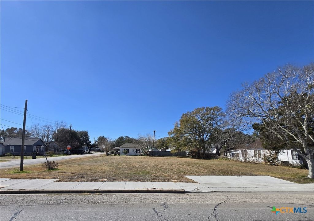 612 S Mechanic Street, El Campo