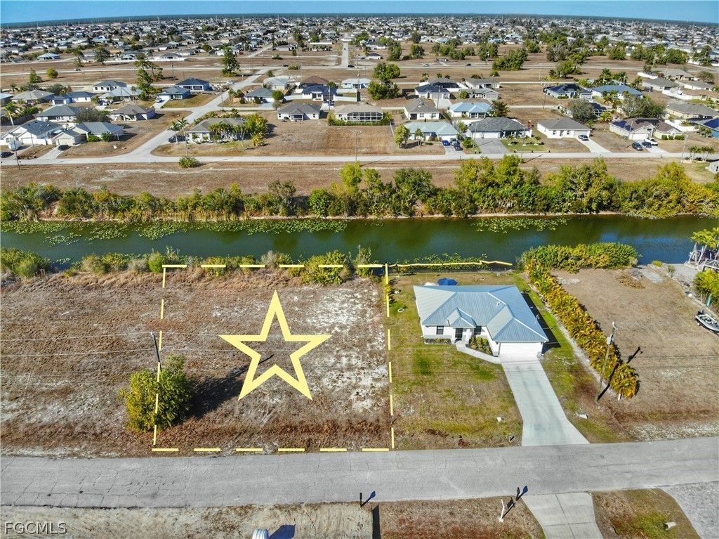 429 Nw 14th St, CAPE CORAL