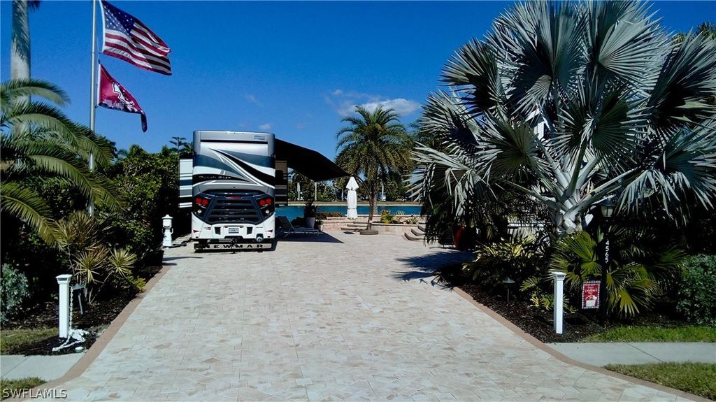 4565 Southern Breeze Dr, Naples