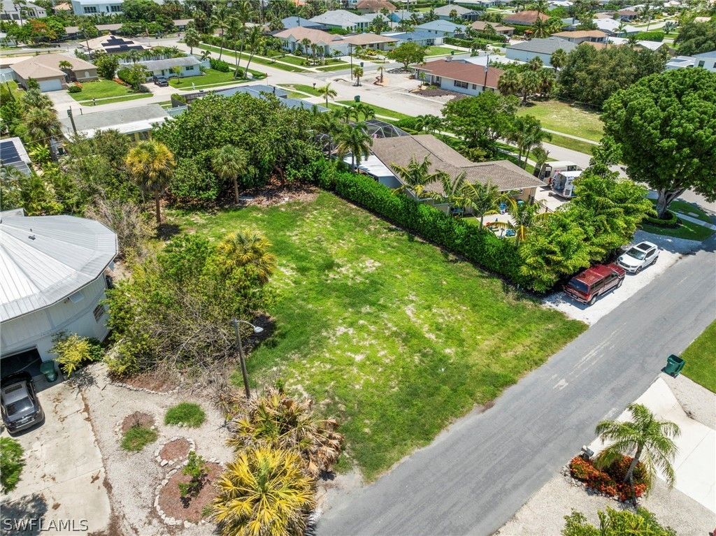 410 Quail Dr, Marco Island