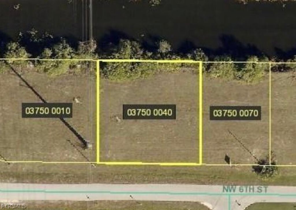 2403 Nw 6th St, CAPE CORAL
