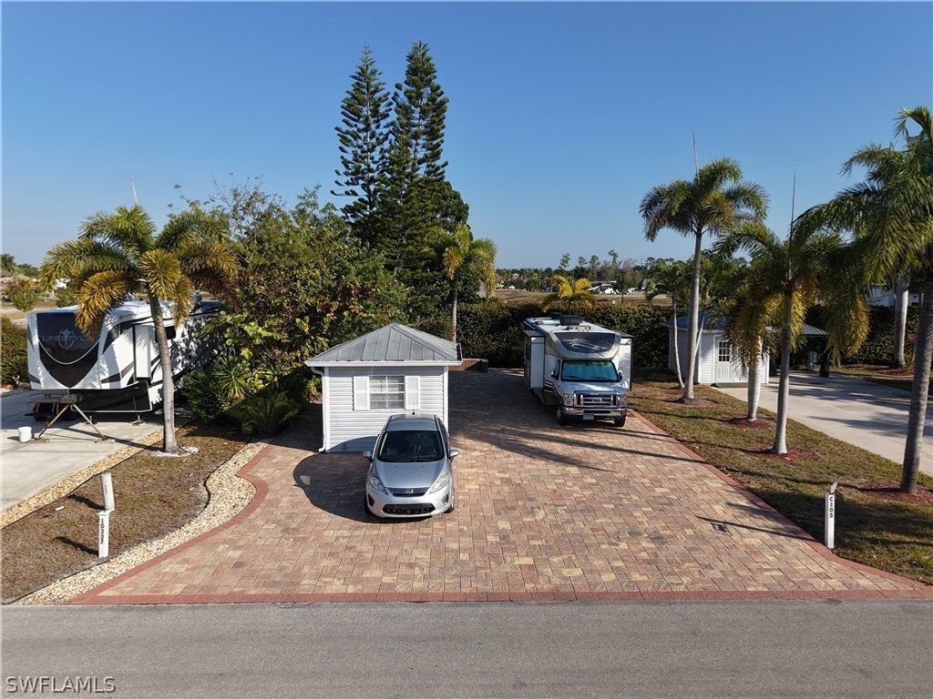 10337 Nightwood Dr., Fort Myers